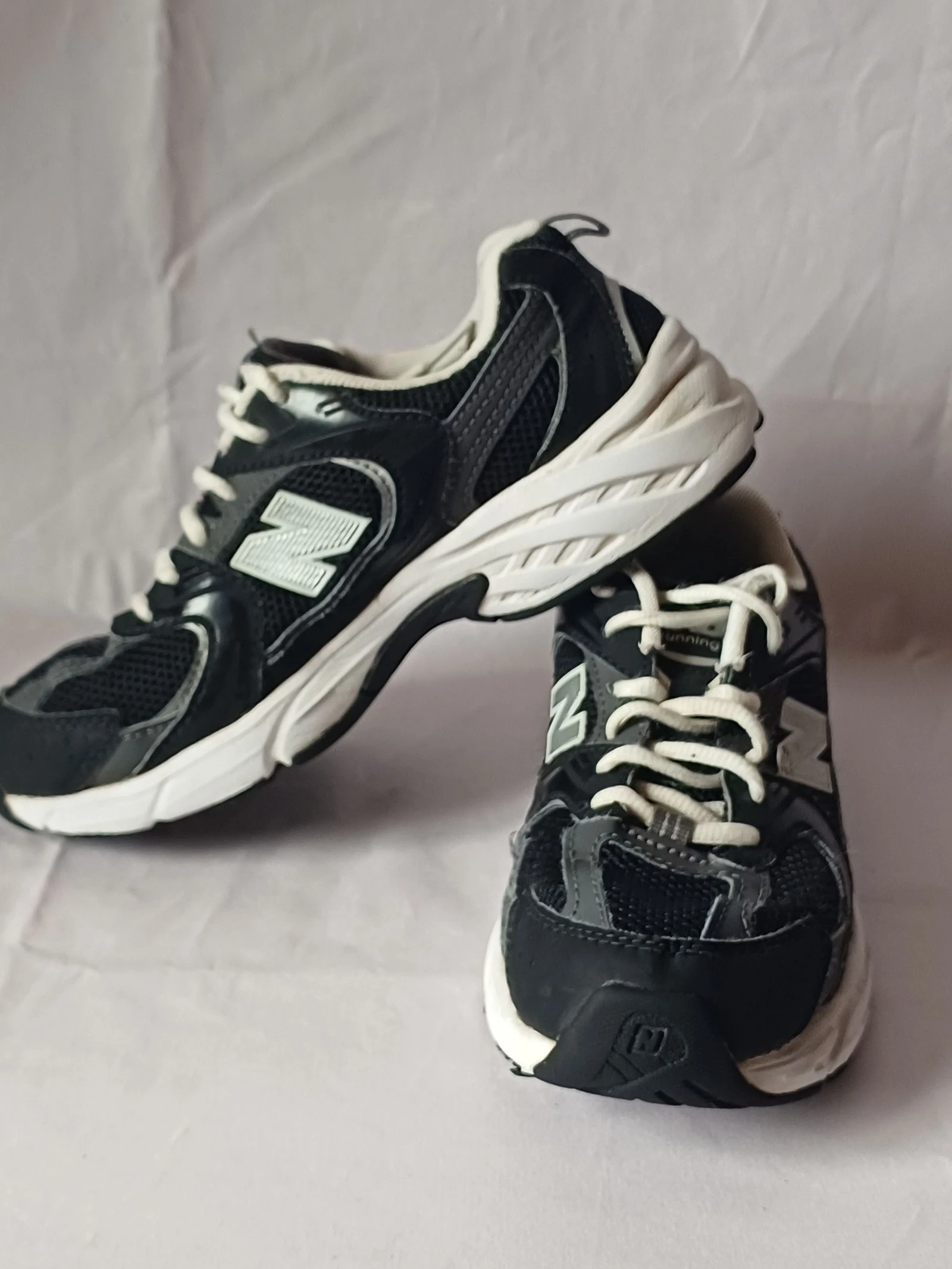 Basket new balance 530 pointure 37 bon etat